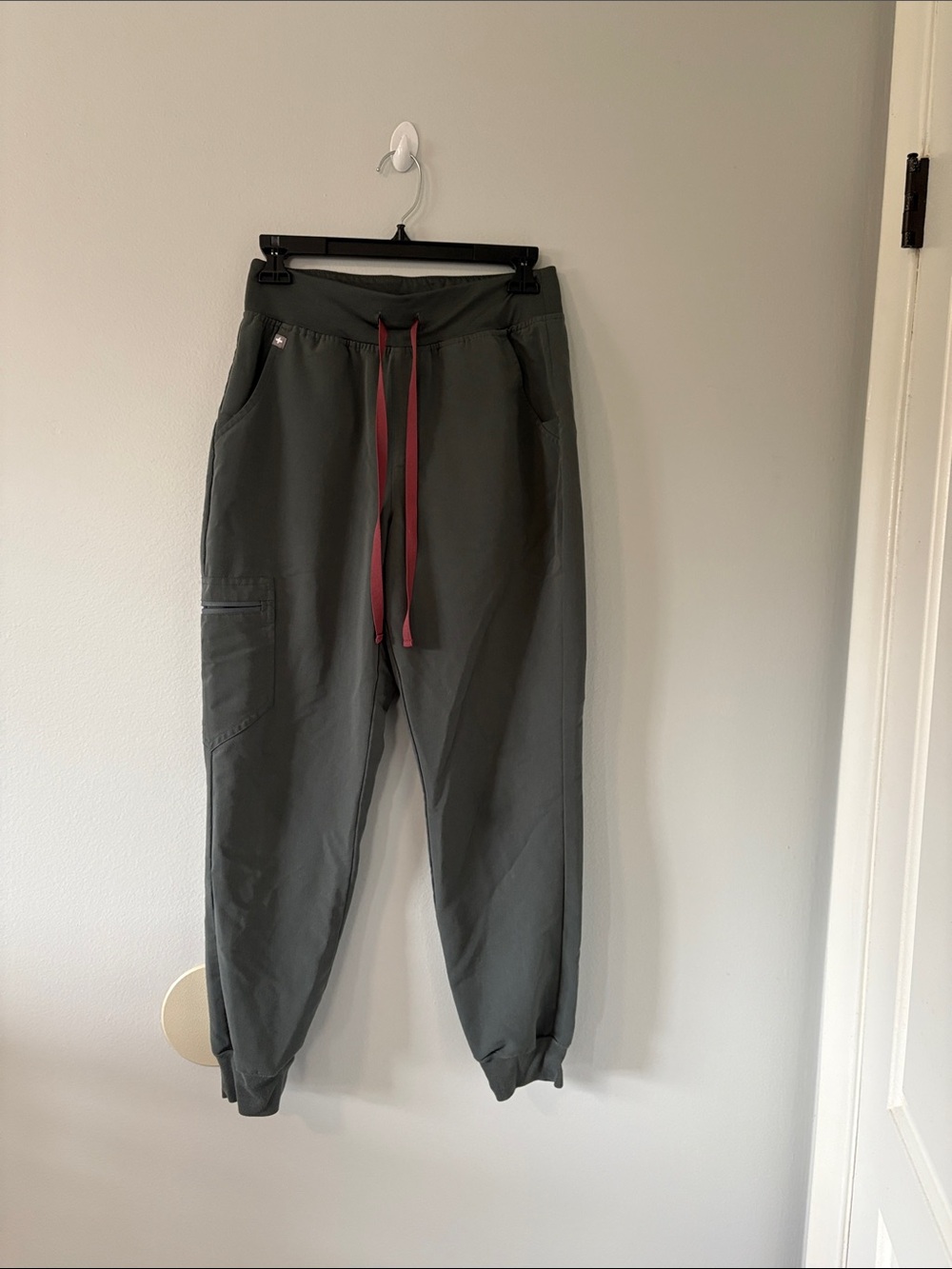 Figs women Zamora jogger small/petite. Bonsai color
